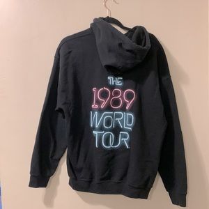 Taylor Swift 1989 World Tour Hooded Sweatshirt Size Large
